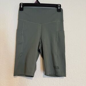 The North Face Motivation High-Rise Women's Pocket 9" Green Shorts